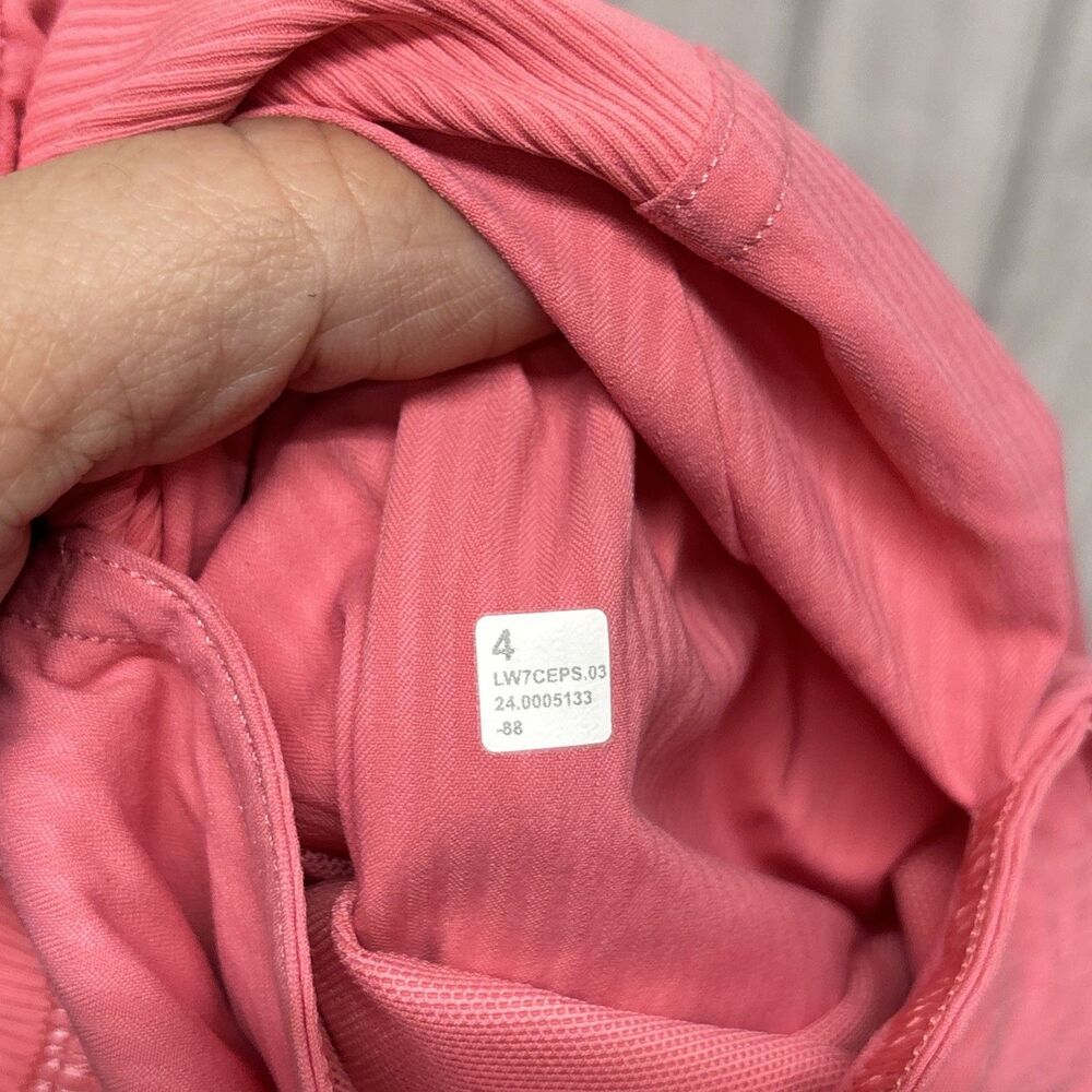 Womens Size 4 Lululemon Dance Studio Shorts EUC - Picture 5 of 5